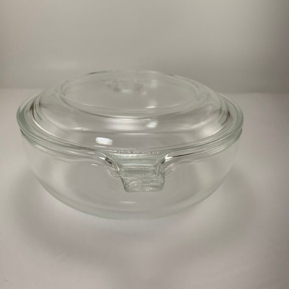 Pyrex Vintage Round Clear Glass Dish with Lid #019 - Picture 2 of 9